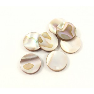 Flat round lip shell 14 mm natural bead